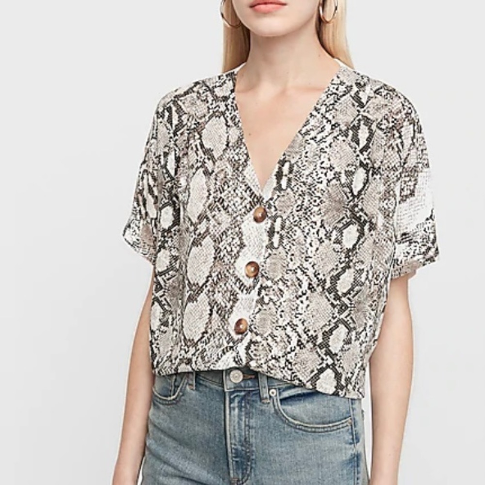 Express printed tee NWT